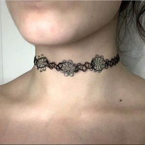 Choker necklace